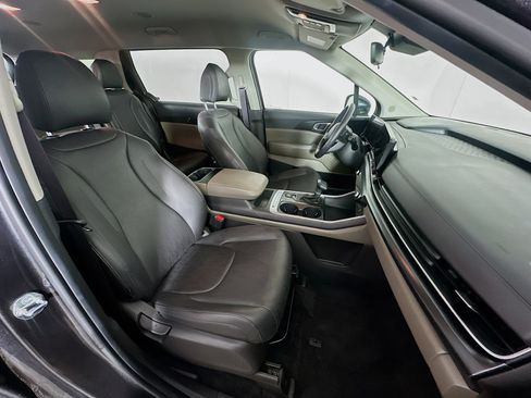 Used 2026 Kia Carnival FWD image 33
