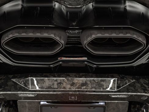 Used 2024 Lamborghini Revuelto image 24