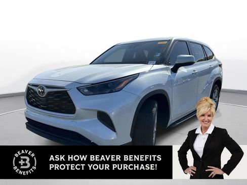 Used 2022 Toyota Highlander L image 1