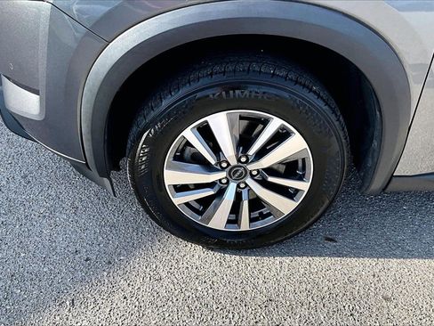 Used 2023 Nissan Pathfinder SL w/ Lighting Package (N92) image 13