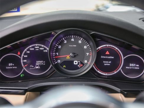 Certified 2023 Porsche Cayenne Platinum Edition image 16