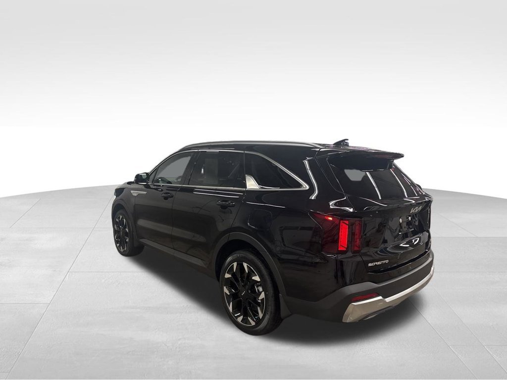 Certified 2026 Kia Sorento EX AWD/4WD image 4