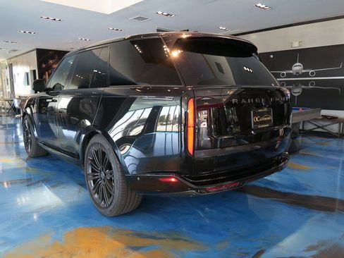 Used 2025 Land Rover Range Rover SE AWD/4WD image 40