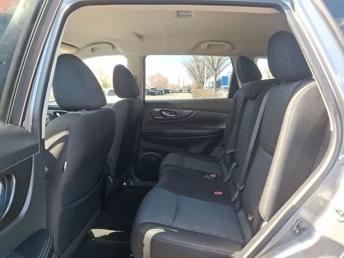 Used 2020 Nissan Rogue SV image 20