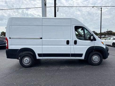 Used 2025 RAM ProMaster 2500 w/ Safety Group FWD image 6