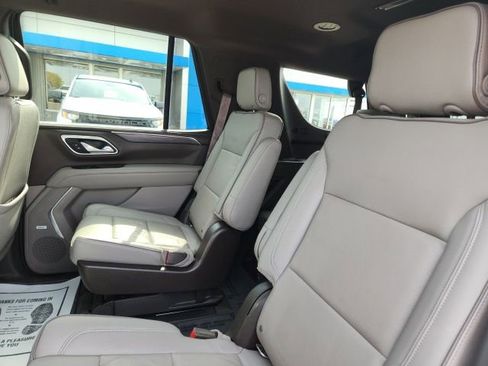 Used 2021 GMC Yukon SLT w/ SLT Luxury Package AWD/4WD image 10