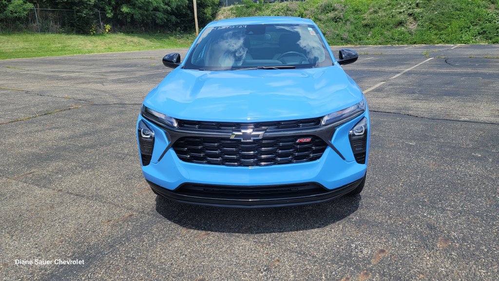 Used 2024 Chevrolet Trax RS w/ Driver Confidence Package FWD image 4