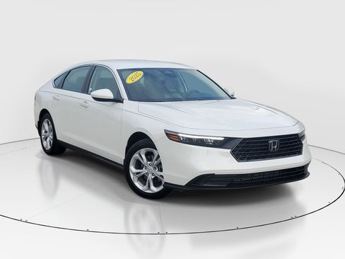 Used 2025 Honda Accord LX image 3