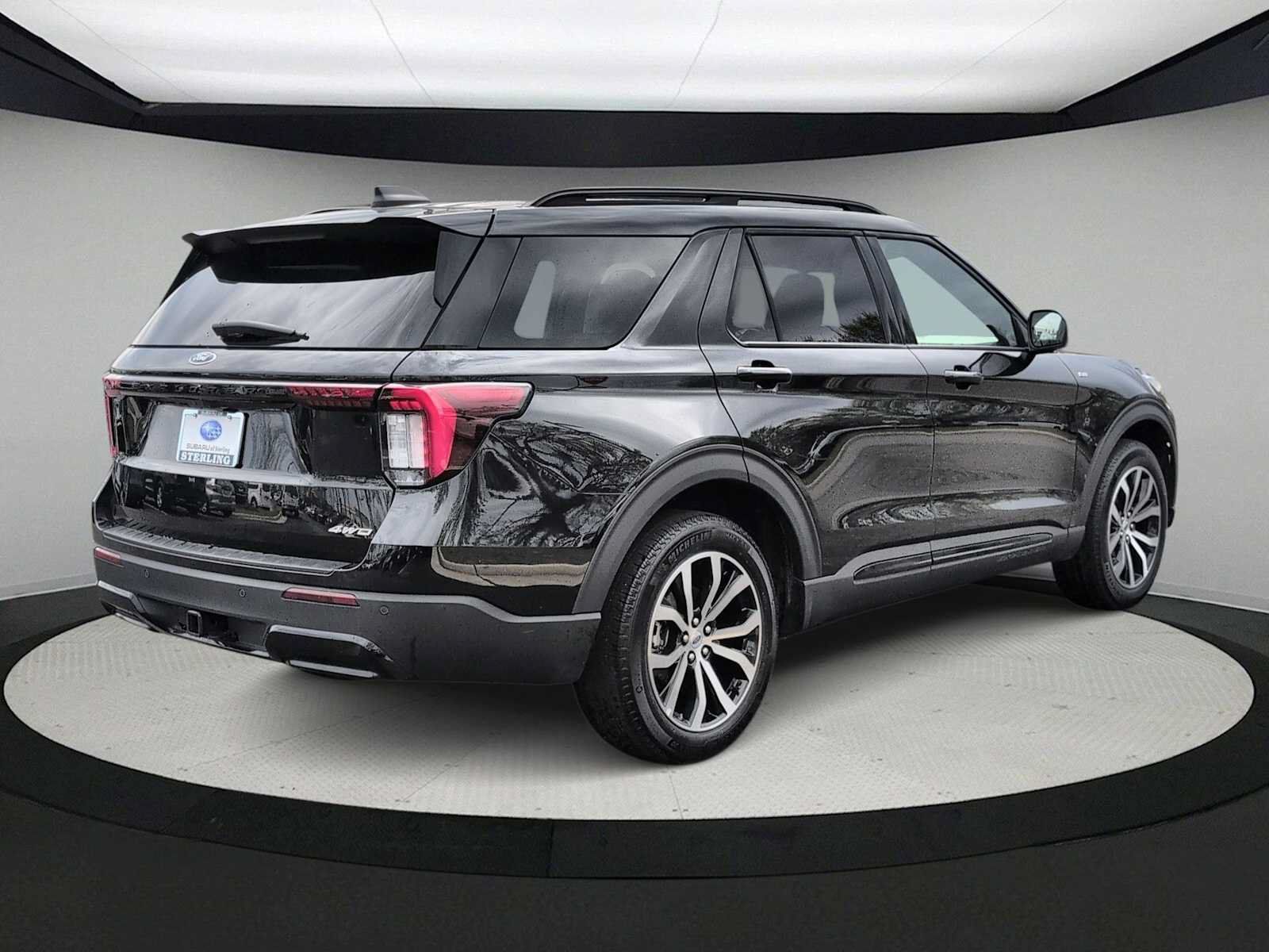 Used 2025 Ford Explorer ST-Line AWD/4WD image 8
