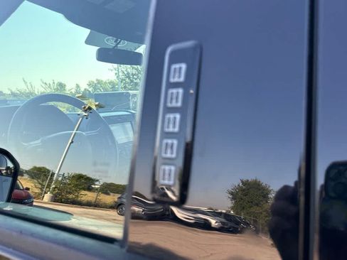 Used 2018 Ford F150 XLT w/ Equipment Group 302A Luxury AWD/4WD image 13