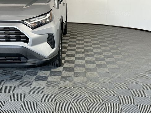 Used 2023 Toyota RAV4 XLE FWD image 9