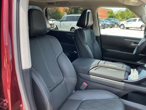 Used 2025 INFINITI QX80 Sensory AWD/4WD image 19