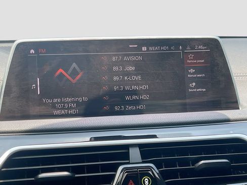 Used 2020 BMW 740i w/ M Sport Package RWD image 15