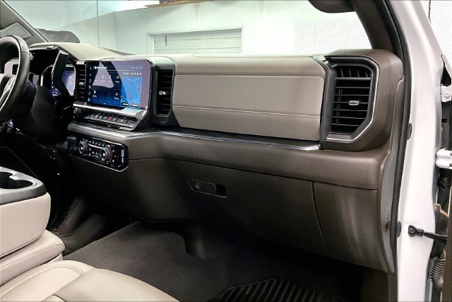 Used 2025 Chevrolet Silverado 3500 LTZ AWD/4WD image 19