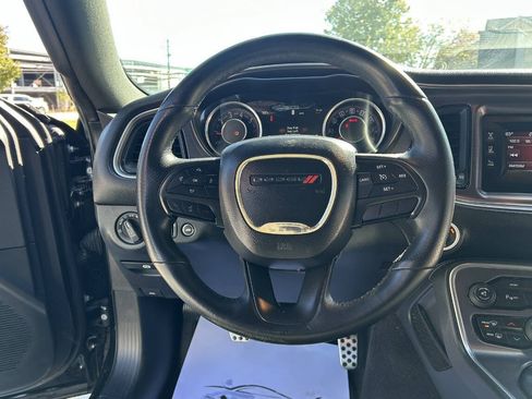 Used 2016 Dodge Challenger R/T image 16