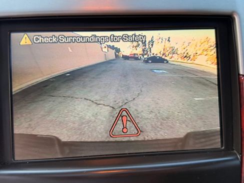 Used 2011 Cadillac Escalade EXT Premium AWD/4WD image 37