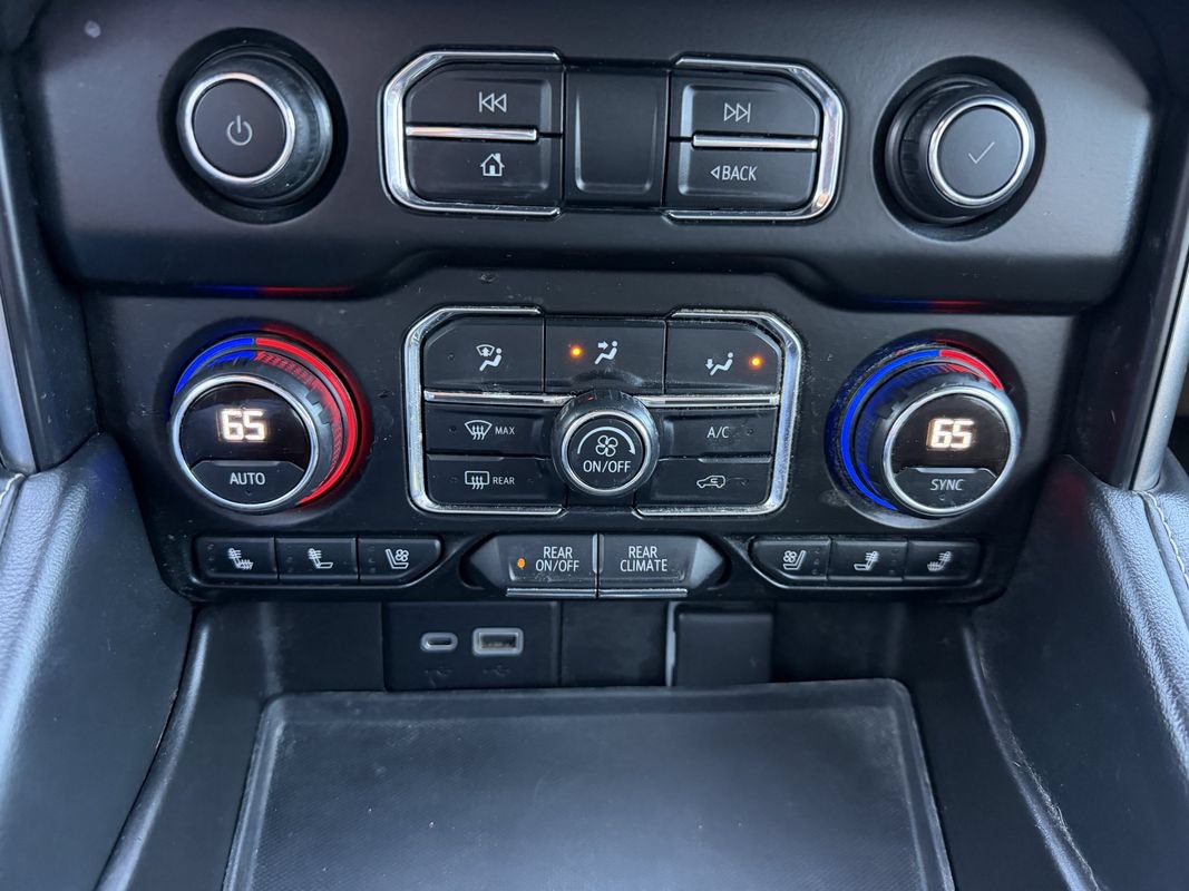 Used 2021 Chevrolet Tahoe Premier w/ Premium Package AWD/4WD image 19