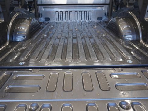 Used 2022 Ford F250 Lariat w/ Chrome Package image 28