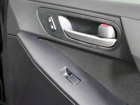 Used 2013 MAZDA MAZDA3 i Sport image 38