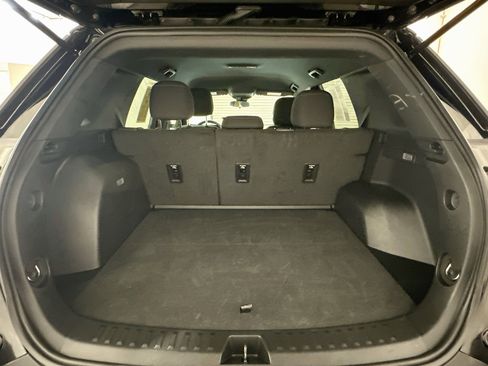 Used 2025 Chevrolet Equinox LT AWD/4WD image 30