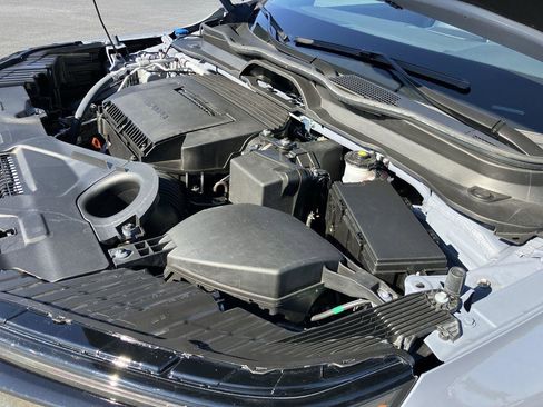 Used 2025 Honda Pilot TrailSport image 39