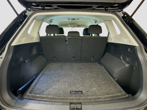 Used 2022 Volkswagen Tiguan S image 29