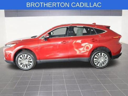 Used 2022 Toyota Venza Limited AWD/4WD image 2