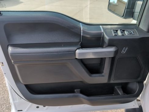 Used 2018 Ford F150 XLT w/ Equipment Group 302A Luxury AWD/4WD image 9