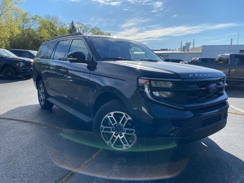 Used 2025 Ford Expedition Max Active AWD/4WD image 1