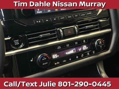 Used 2025 Nissan Pathfinder SL AWD/4WD image 29