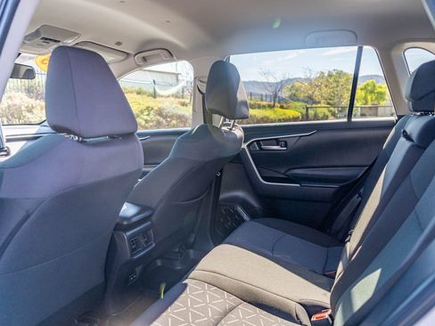 Certified 2025 Toyota RAV4 XLE FWD image 18