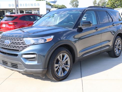 Used 2023 Ford Explorer XLT w/ Equipment Group 202A image 2