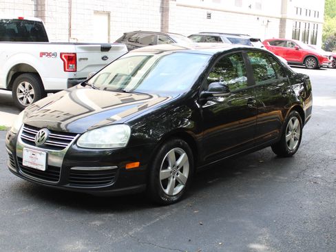 Used 2009 Volkswagen Jetta S FWD image 3