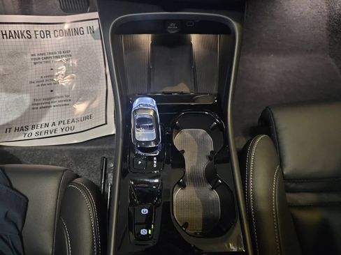 Certified 2025 Volvo XC40 B5 Ultra AWD/4WD image 25