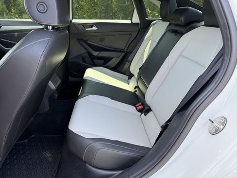 Used 2019 Volkswagen Jetta R-Line w/ R-Line Cold Weather Package FWD image 9