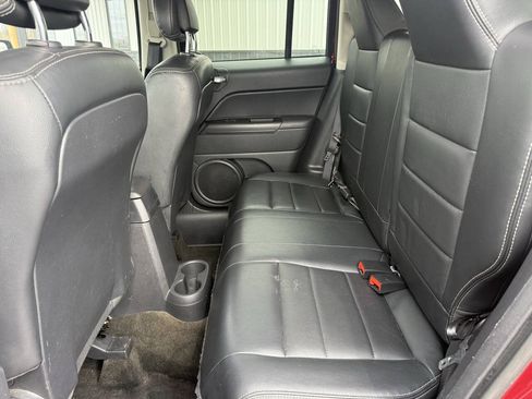 Used 2017 Jeep Patriot High Altitude AWD/4WD image 15
