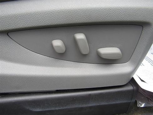 Used 2014 GMC Sierra 1500 SLT w/ SLT Crew Cab Value Package image 38