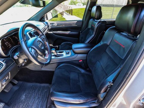 Used 2017 Jeep Grand Cherokee Trailhawk w/ Trailhawk Luxury Group AWD/4WD image 37