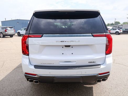 New 2026 GMC Yukon XL Denali Ultimate w/ LPO, Floor Liner Package AWD/4WD image 4