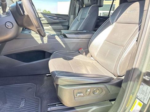 Used 2023 Cadillac Escalade Sport w/ LPO, ONYX Package image 22