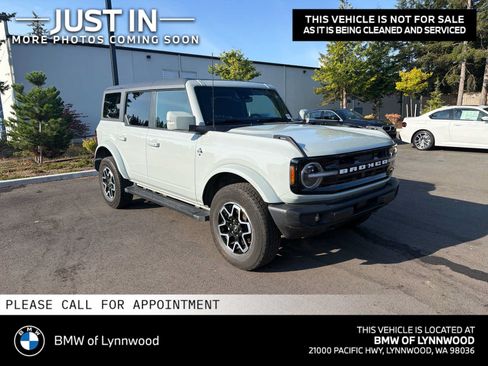 Used 2024 Ford Bronco Outer Banks AWD/4WD image 1
