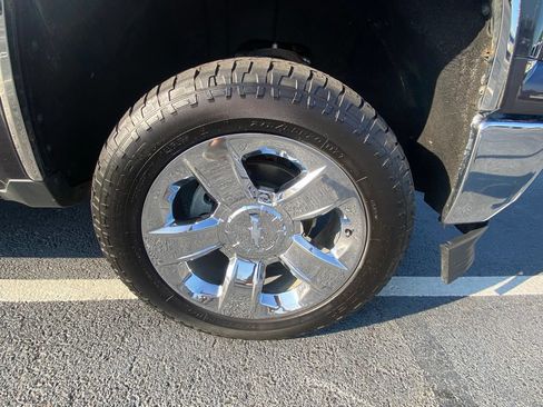 Used 2015 Chevrolet Silverado 1500 LTZ Z71 w/ LTZ Plus Package AWD/4WD image 28