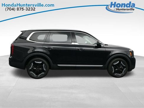 Used 2023 Kia Telluride S FWD image 9