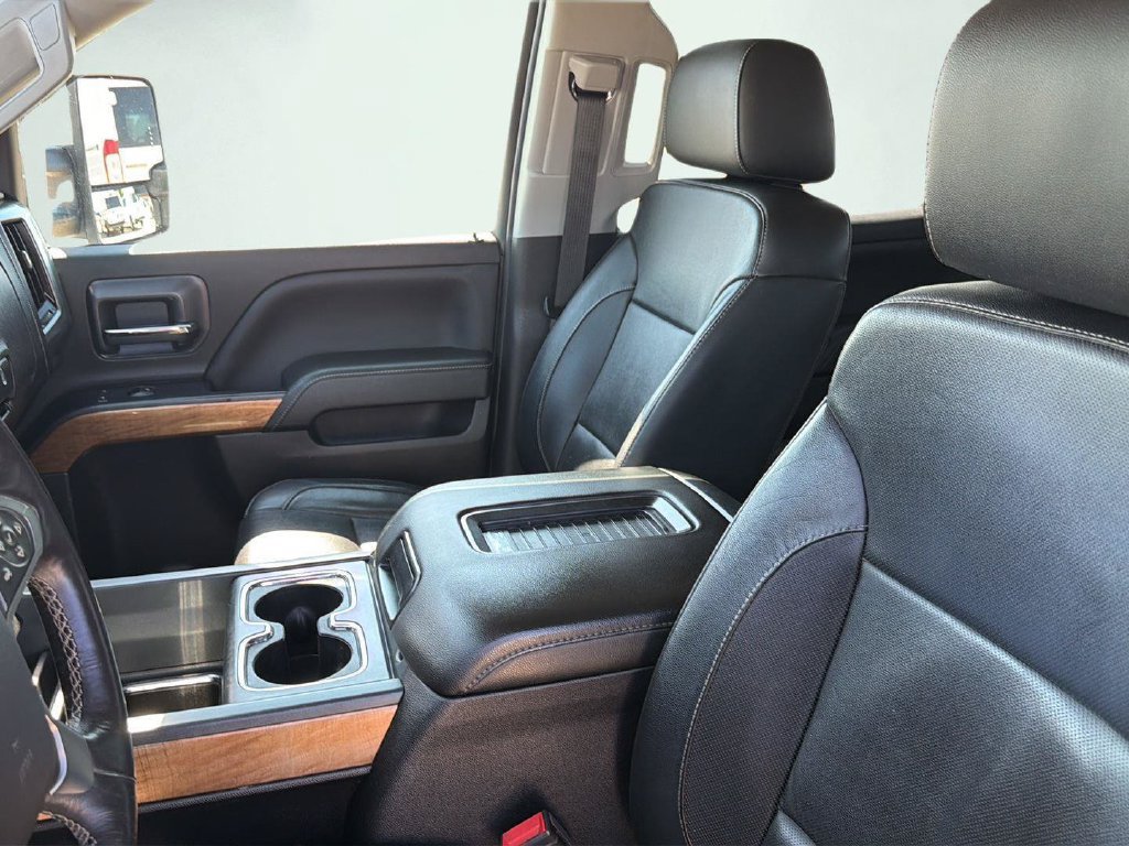 Used 2018 Chevrolet Silverado 1500 LTZ w/ LTZ Plus Package AWD/4WD image 23