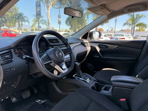 Used 2019 Nissan Rogue Sport S image 15