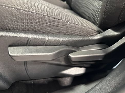 New 2026 Chevrolet Equinox LT w/ Safety and Technology Package FWD image 30