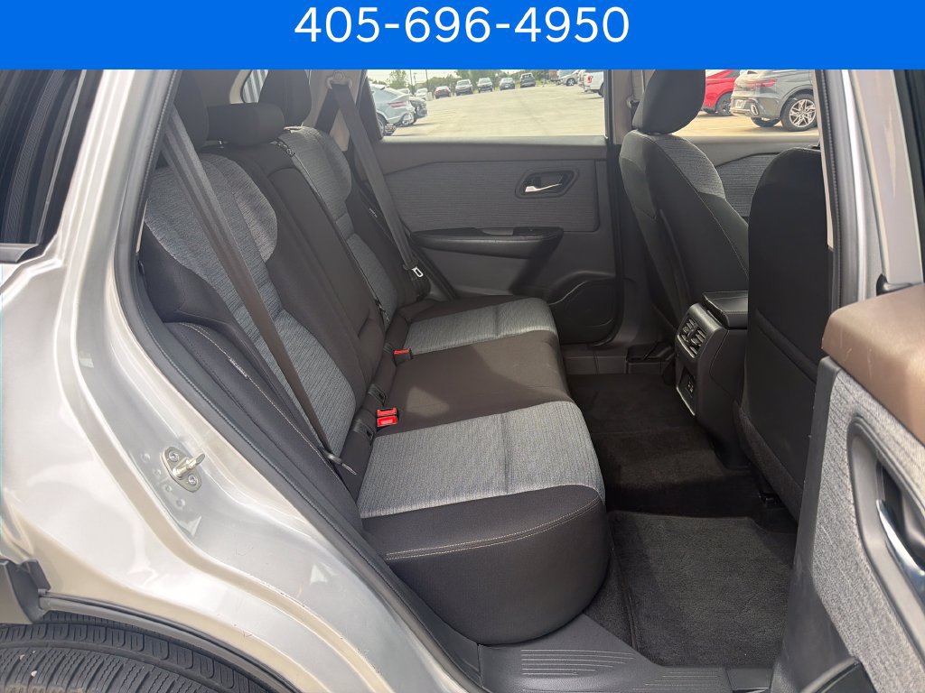 Used 2023 Nissan Rogue SV FWD image 33