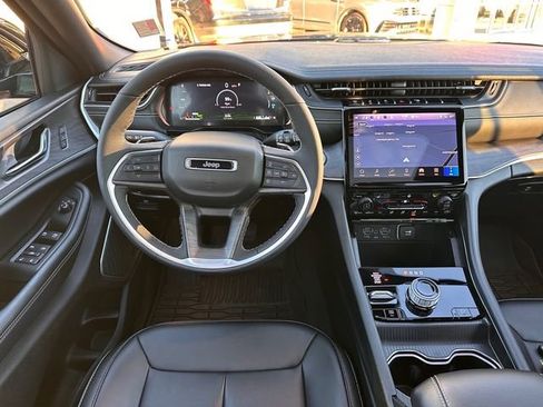 Used 2024 Jeep Grand Cherokee Limited 4xe image 10