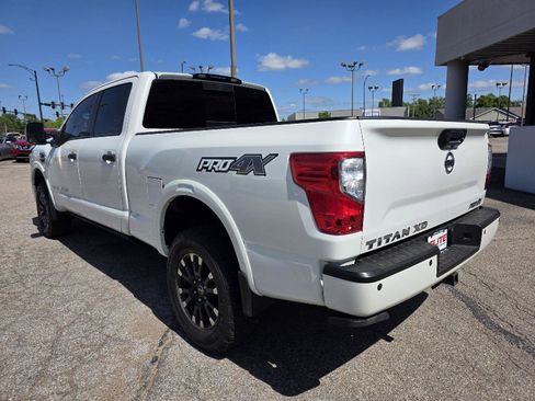 Used 2019 Nissan Titan PRO-4X w/ Pro-4x Convenience Package AWD/4WD image 7