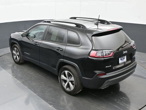 Used 2022 Jeep Cherokee Limited image 30